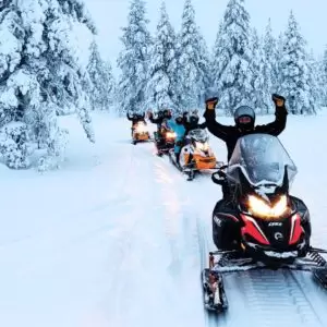 Schneemobil-Tour Finnisch Lappland